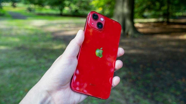 Is it Worth Buying the iPhone 13 Or 13 Pro?